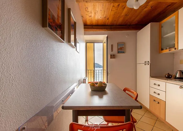Vista Mare E Comfort In Centro Storico דירה